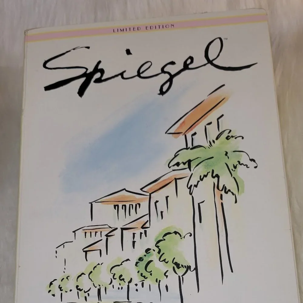 Spiegel Summer Sophisticate Barbie - Picture 5 of 10